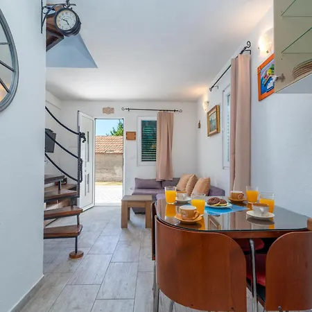 Apartman Donadina-Dalmatian Heritage House * Trogir
