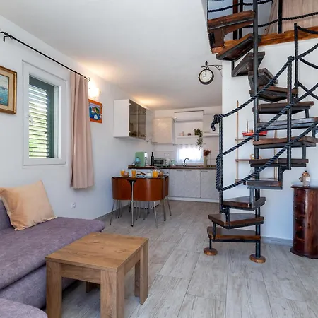 Apartman Donadina-Dalmatian Heritage House Lägenhet Trogir