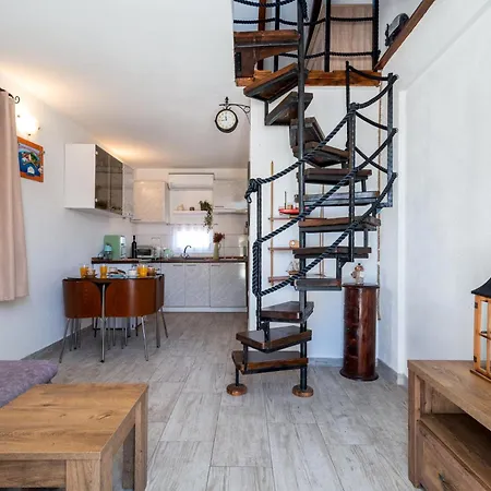 Donadina-dalmatian Heritage House Daire