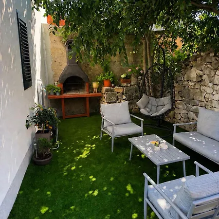 Donadina-dalmatian Heritage House Daire *