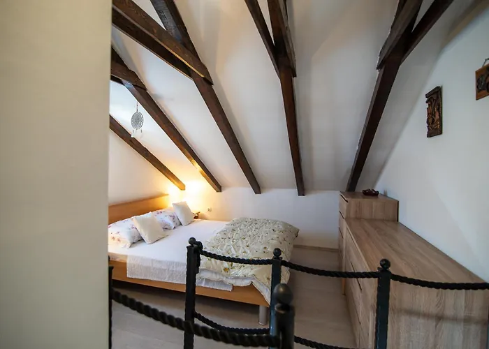 Donadina-dalmatian Heritage House Trogir