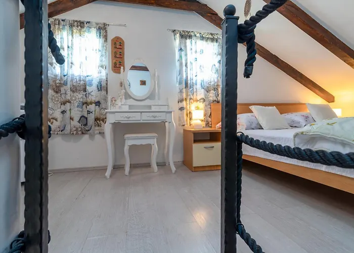 Donadina-dalmatian Heritage House Trogir