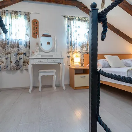 Donadina-dalmatian Heritage House Traù