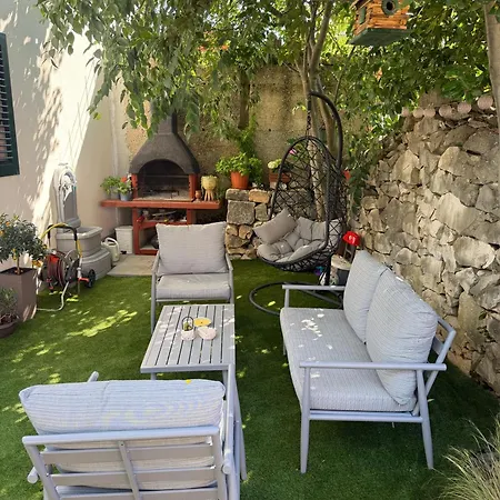 Donadina-dalmatian Heritage House Appartamento