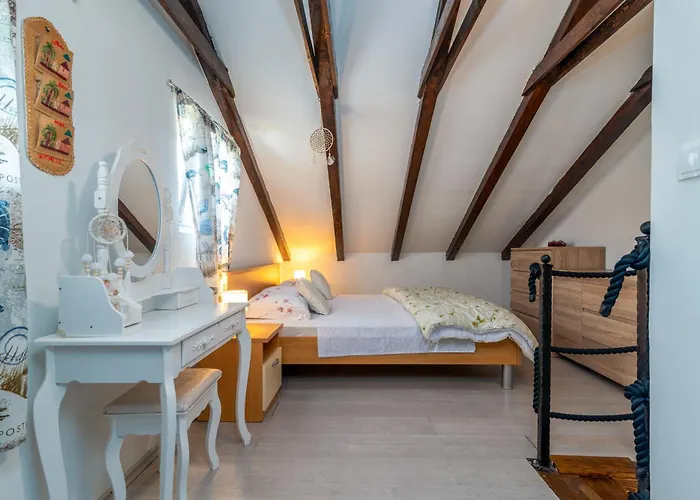 Donadina-dalmatian Heritage House *